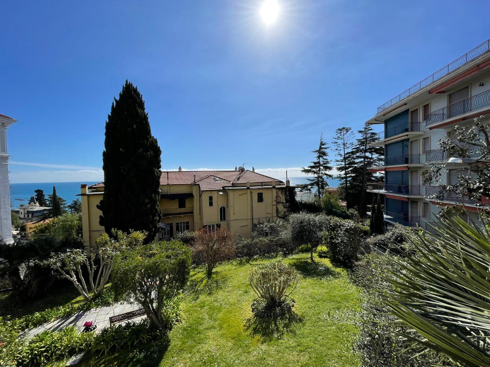 Flower Sea Hope-Con Posto Auto A 10 Minuti Dalla Spiaggia Apartment Sanremo Exterior photo