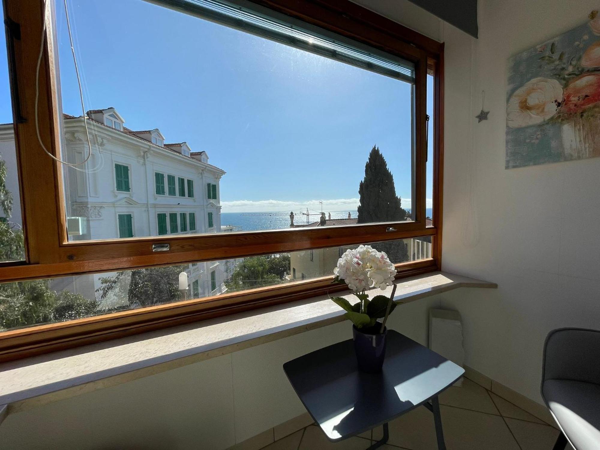 Flower Sea Hope-Con Posto Auto A 10 Minuti Dalla Spiaggia Apartment Sanremo Exterior photo